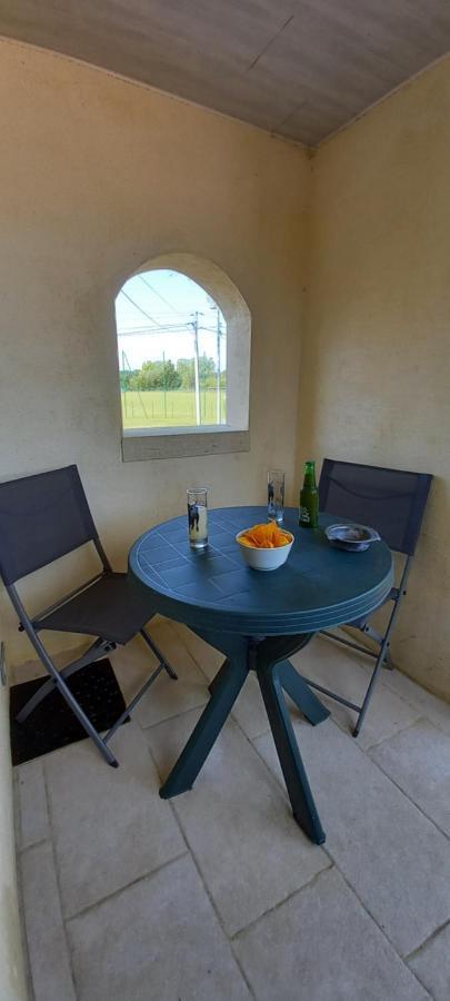 Logement lumineux, entièrement rénové avec jardin Caumont-sur-Durance Extérieur photo