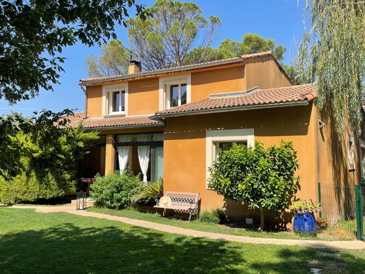 Logement lumineux, entièrement rénové avec jardin Caumont-sur-Durance Extérieur photo